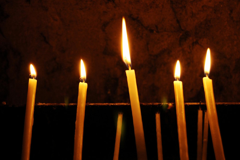Velas en la iglesia